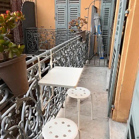 2 Pieces Hyper Centre Proche شقة